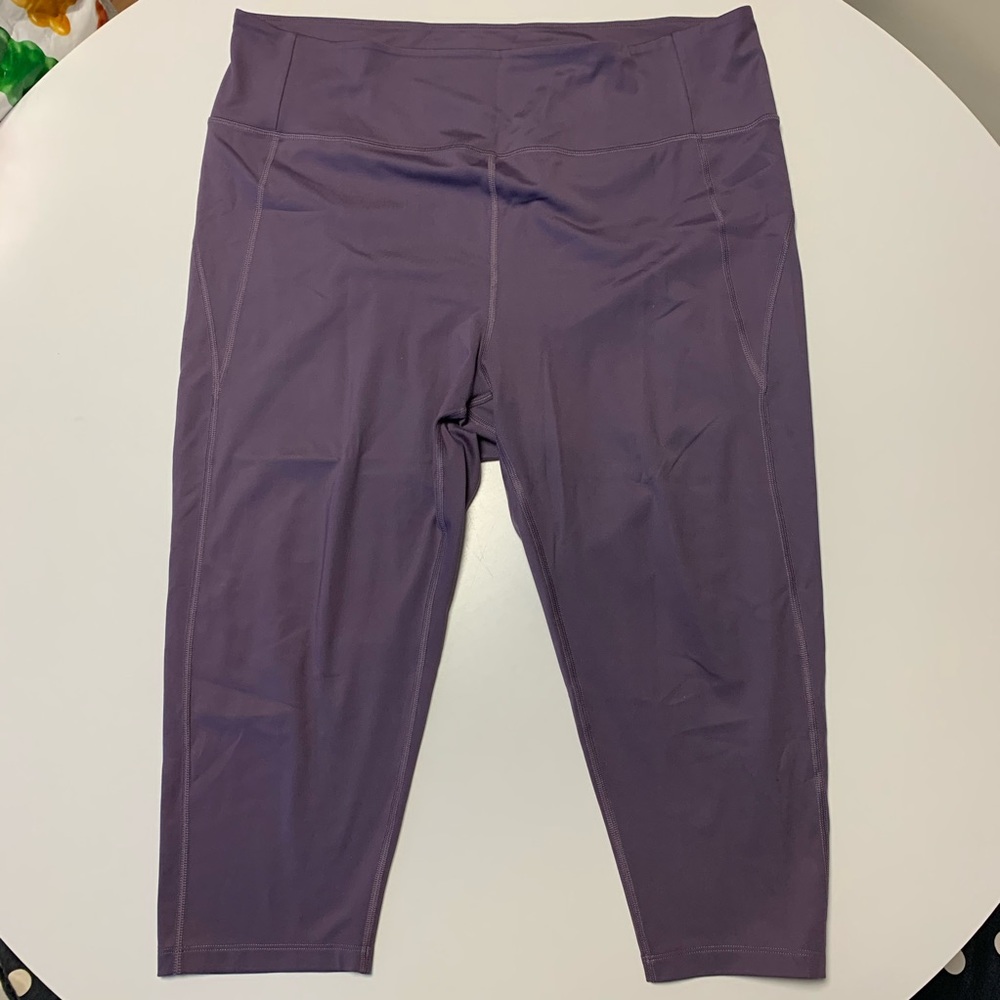 High Rise Compressive Leggings (Semi-Crop)